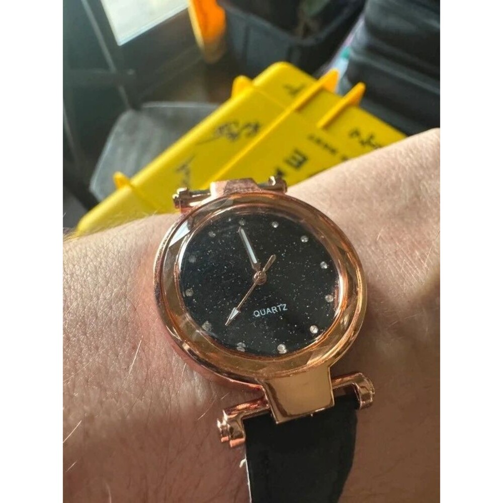 Budget women’s quartz watch, rose, gold, black leather band